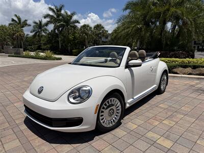 2013 Volkswagen Beetle Convertible 2.5L PZEV WOW!! SUPER LOW MILES 62K !! GREART COLOR COMBO !! 954-902-9298 MATT . - Photo 2 - Pompano Beach, FL 33069