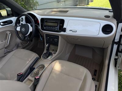 2013 Volkswagen Beetle Convertible 2.5L PZEV WOW!! SUPER LOW MILES 62K !! GREART COLOR COMBO !! 954-902-9298 MATT . - Photo 12 - Pompano Beach, FL 33069
