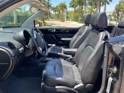 2010 Volkswagen Beetle SE  convertible - Photo 20 - Pompano Beach, FL 33069