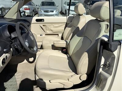 2008 Volkswagen New Beetle Convertible S  WOW!! ONLY 79K MILES !! RARE COLOR COMBO !!954-902-9298 !! - Photo 25 - Pompano Beach, FL 33069