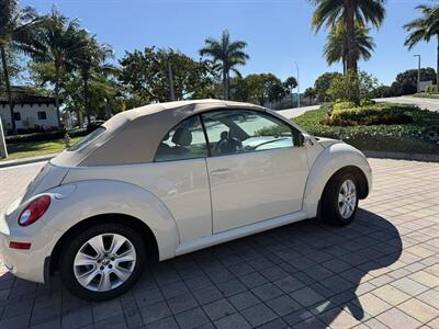 2008 Volkswagen New Beetle Convertible S  WOW!! ONLY 79K MILES !! RARE COLOR COMBO !!954-902-9298 !! - Photo 36 - Pompano Beach, FL 33069
