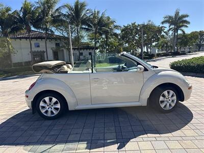 2008 Volkswagen New Beetle Convertible S  WOW!! ONLY 79K MILES !! RARE COLOR COMBO !!954-902-9298 !! - Photo 10 - Pompano Beach, FL 33069