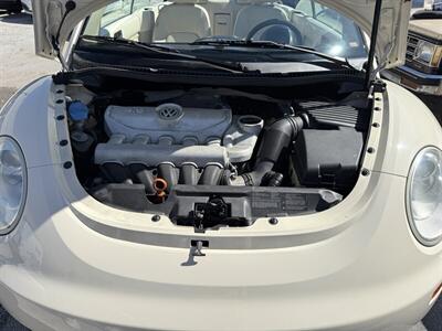 2008 Volkswagen New Beetle Convertible S  WOW!! ONLY 79K MILES !! RARE COLOR COMBO !!954-902-9298 !! - Photo 20 - Pompano Beach, FL 33069