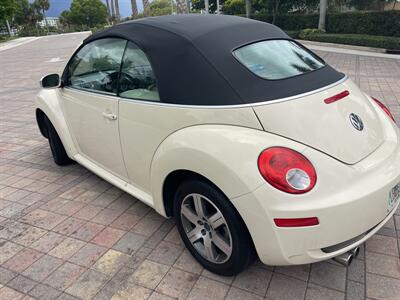 2006 Volkswagen New Beetle Convertible 2.5  convertible - Photo 27 - Pompano Beach, FL 33069