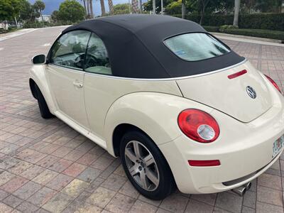 2006 Volkswagen New Beetle Convertible 2.5  convertible - Photo 21 - Pompano Beach, FL 33069