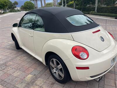 2006 Volkswagen New Beetle Convertible 2.5  convertible - Photo 22 - Pompano Beach, FL 33069