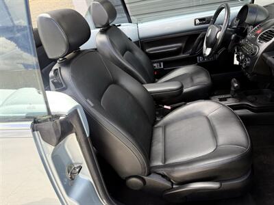 2010 Volkswagen New Beetle Convertible GLS  WOW !! LOW MILES !! GREAT COLOR COMBO !!954-902-9298 - Photo 21 - Pompano Beach, FL 33069