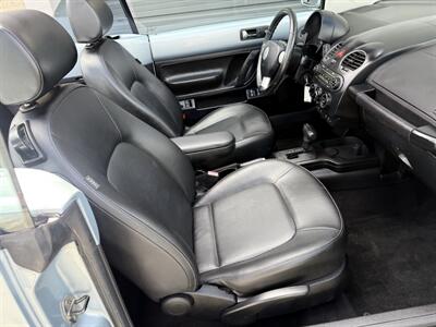 2010 Volkswagen New Beetle Convertible GLS  WOW !! LOW MILES !! GREAT COLOR COMBO !!954-902-9298 - Photo 23 - Pompano Beach, FL 33069