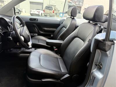 2010 Volkswagen New Beetle Convertible GLS  WOW !! LOW MILES !! GREAT COLOR COMBO !!954-902-9298 - Photo 19 - Pompano Beach, FL 33069