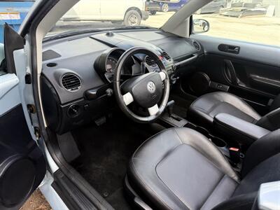 2010 Volkswagen New Beetle Convertible GLS  WOW !! LOW MILES !! GREAT COLOR COMBO !!954-902-9298 - Photo 56 - Pompano Beach, FL 33069