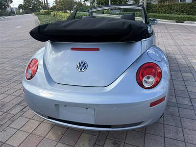 2010 Volkswagen New Beetle Convertible GLS  WOW !! LOW MILES !! GREAT COLOR COMBO !!954-902-9298 - Photo 10 - Pompano Beach, FL 33069