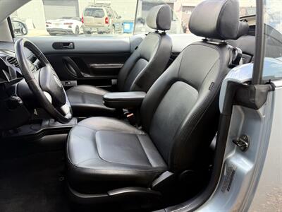 2010 Volkswagen New Beetle Convertible GLS  WOW !! LOW MILES !! GREAT COLOR COMBO !!954-902-9298 - Photo 24 - Pompano Beach, FL 33069