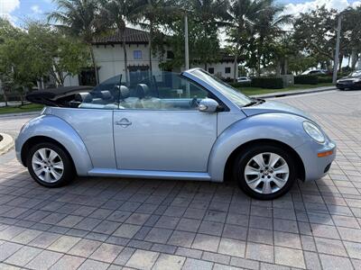 2010 Volkswagen New Beetle Convertible GLS  WOW !! LOW MILES !! GREAT COLOR COMBO !!954-902-9298 - Photo 39 - Pompano Beach, FL 33069