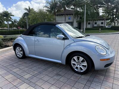 2010 Volkswagen New Beetle Convertible GLS  WOW !! LOW MILES !! GREAT COLOR COMBO !!954-902-9298 - Photo 18 - Pompano Beach, FL 33069