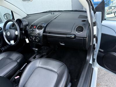 2010 Volkswagen New Beetle Convertible GLS  WOW !! LOW MILES !! GREAT COLOR COMBO !!954-902-9298 - Photo 58 - Pompano Beach, FL 33069