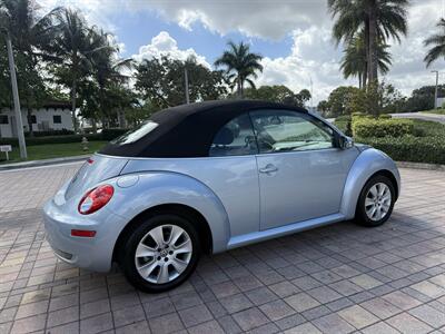 2010 Volkswagen New Beetle Convertible GLS  WOW !! LOW MILES !! GREAT COLOR COMBO !!954-902-9298 - Photo 17 - Pompano Beach, FL 33069
