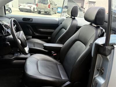 2010 Volkswagen New Beetle Convertible GLS  WOW !! LOW MILES !! GREAT COLOR COMBO !!954-902-9298 - Photo 76 - Pompano Beach, FL 33069