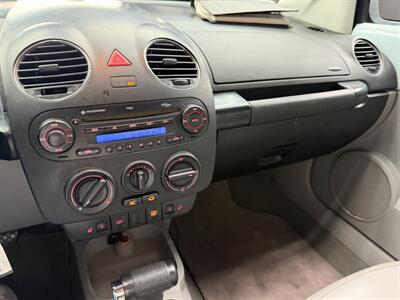 2006 Volkswagen Beetle 2.5 RARE COLOR !! BABY BLUE !! HOT SELLER LOW MILES !!! CALL NOW 954-902-9298 MATT - Photo 43 - Pompano Beach, FL 33069