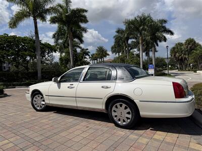2005 Lincoln Town Car Signature Limited WOW !!! ONLY 67K MILES !! HEATER SEATS !! BIMINI TOP !! CLEAN CARFAX !! RARE TO FIND !!954-902-9298 - Photo 34 - Pompano Beach, FL 33069