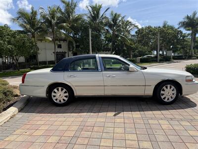 2005 Lincoln Town Car Signature Limited WOW !!! ONLY 67K MILES !! HEATER SEATS !! BIMINI TOP !! CLEAN CARFAX !! RARE TO FIND !!954-902-9298 - Photo 9 - Pompano Beach, FL 33069