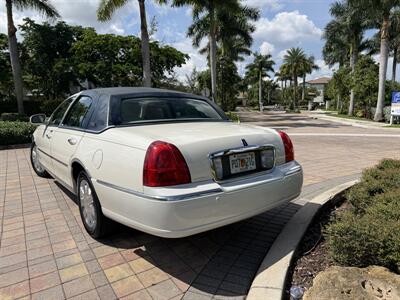 2005 Lincoln Town Car Signature Limited WOW !!! ONLY 67K MILES !! HEATER SEATS !! BIMINI TOP !! CLEAN CARFAX !! RARE TO FIND !!954-902-9298 - Photo 36 - Pompano Beach, FL 33069