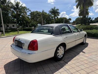 2005 Lincoln Town Car Signature Limited WOW !!! ONLY 67K MILES !! HEATER SEATS !! BIMINI TOP !! CLEAN CARFAX !! RARE TO FIND !!954-902-9298 - Photo 45 - Pompano Beach, FL 33069