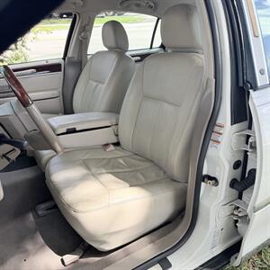 2005 Lincoln Town Car Signature Limited WOW !!! ONLY 67K MILES !! HEATER SEATS !! BIMINI TOP !! CLEAN CARFAX !! RARE TO FIND !!954-902-9298 - Photo 22 - Pompano Beach, FL 33069