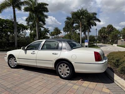 2005 Lincoln Town Car Signature Limited WOW !!! ONLY 67K MILES !! HEATER SEATS !! BIMINI TOP !! CLEAN CARFAX !! RARE TO FIND !!954-902-9298 - Photo 33 - Pompano Beach, FL 33069