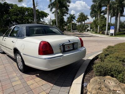 2005 Lincoln Town Car Signature Limited WOW !!! ONLY 67K MILES !! HEATER SEATS !! BIMINI TOP !! CLEAN CARFAX !! RARE TO FIND !!954-902-9298 - Photo 37 - Pompano Beach, FL 33069