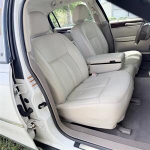 2005 Lincoln Town Car Signature Limited WOW !!! ONLY 67K MILES !! HEATER SEATS !! BIMINI TOP !! CLEAN CARFAX !! RARE TO FIND !!954-902-9298 - Photo 55 - Pompano Beach, FL 33069