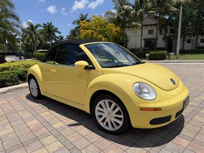 2008 Volkswagen New Beetle Convertible SE  WOW,!! YELLOW HARD TO FIND !!! POWER TOP !!HTD SETAS !!! CARFAX !!  954-902-9298 - Photo 8 - Pompano Beach, FL 33069