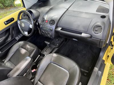 2008 Volkswagen New Beetle Convertible SE  WOW,!! YELLOW HARD TO FIND !!! POWER TOP !!HTD SETAS !!! CARFAX !!  954-902-9298 - Photo 21 - Pompano Beach, FL 33069