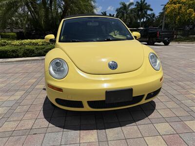 2008 Volkswagen New Beetle Convertible SE  WOW,!! YELLOW HARD TO FIND !!! POWER TOP !!HTD SETAS !!! CARFAX !!  954-902-9298 - Photo 34 - Pompano Beach, FL 33069