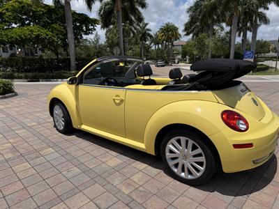 2008 Volkswagen New Beetle Convertible SE  WOW,!! YELLOW HARD TO FIND !!! POWER TOP !!HTD SETAS !!! CARFAX !!  954-902-9298 - Photo 42 - Pompano Beach, FL 33069