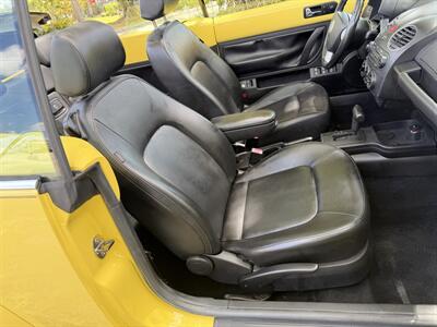 2008 Volkswagen New Beetle Convertible SE  WOW,!! YELLOW HARD TO FIND !!! POWER TOP !!HTD SETAS !!! CARFAX !!  954-902-9298 - Photo 14 - Pompano Beach, FL 33069