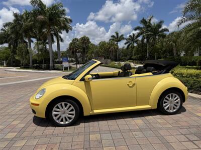 2008 Volkswagen New Beetle Convertible SE  WOW,!! YELLOW HARD TO FIND !!! POWER TOP !!HTD SETAS !!! CARFAX !!  954-902-9298 - Photo 12 - Pompano Beach, FL 33069