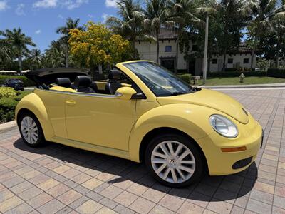 2008 Volkswagen New Beetle Convertible SE  WOW,!! YELLOW HARD TO FIND !!! POWER TOP !!HTD SETAS !!! CARFAX !!  954-902-9298 - Photo 1 - Pompano Beach, FL 33069