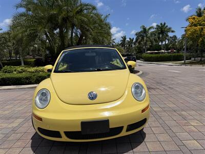 2008 Volkswagen New Beetle Convertible SE  WOW,!! YELLOW HARD TO FIND !!! POWER TOP !!HTD SETAS !!! CARFAX !!  954-902-9298 - Photo 3 - Pompano Beach, FL 33069