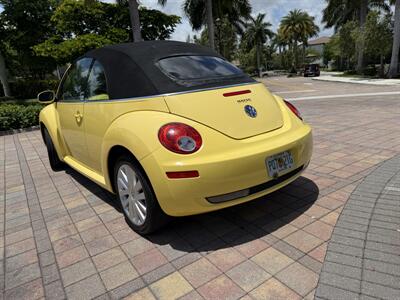 2008 Volkswagen New Beetle Convertible SE  WOW,!! YELLOW HARD TO FIND !!! POWER TOP !!HTD SETAS !!! CARFAX !!  954-902-9298 - Photo 7 - Pompano Beach, FL 33069
