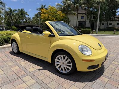 2008 Volkswagen New Beetle Convertible SE  WOW,!! YELLOW HARD TO FIND !!! POWER TOP !!HTD SETAS !!! CARFAX !!  954-902-9298 - Photo 24 - Pompano Beach, FL 33069