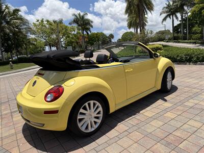 2008 Volkswagen New Beetle Convertible SE  WOW,!! YELLOW HARD TO FIND !!! POWER TOP !!HTD SETAS !!! CARFAX !!  954-902-9298 - Photo 37 - Pompano Beach, FL 33069