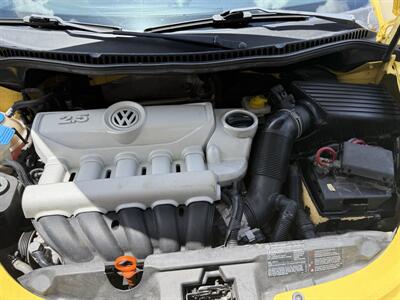 2008 Volkswagen New Beetle Convertible SE  WOW,!! YELLOW HARD TO FIND !!! POWER TOP !!HTD SETAS !!! CARFAX !!  954-902-9298 - Photo 19 - Pompano Beach, FL 33069