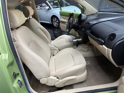 2005 Volkswagen Beetle GLS WOW !! SUPER LOW MILES 75K !! RARE COLOR !! HARD TO FIND IT COUPE!! 954-902-9298 - Photo 23 - Pompano Beach, FL 33069
