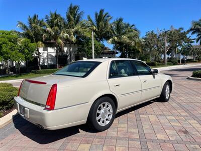 2010 Cadillac DTS 4.6L V8  sedan - Photo 15 - Pompano Beach, FL 33069