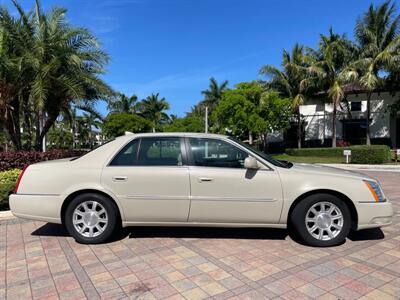 2010 Cadillac DTS 4.6L V8  sedan - Photo 6 - Pompano Beach, FL 33069