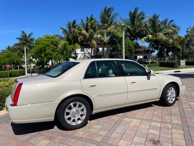 2010 Cadillac DTS 4.6L V8  sedan - Photo 8 - Pompano Beach, FL 33069