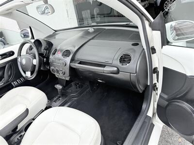 2007 Volkswagen New Beetle Convertible Triple White  WOW!! TRIPLE WHITE EDDITION!! 82k !! - Photo 32 - Pompano Beach, FL 33069