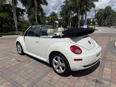 2007 Volkswagen New Beetle Convertible Triple White  WOW!! TRIPLE WHITE EDDITION!! 82k !! - Photo 43 - Pompano Beach, FL 33069