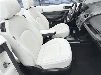2007 Volkswagen New Beetle Convertible Triple White  WOW!! TRIPLE WHITE EDDITION!! 82k !! - Photo 28 - Pompano Beach, FL 33069