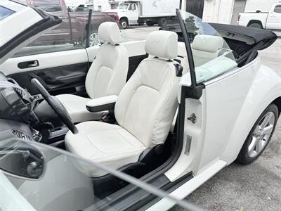 2007 Volkswagen New Beetle Convertible Triple White  WOW!! TRIPLE WHITE EDDITION!! 82k !! - Photo 26 - Pompano Beach, FL 33069